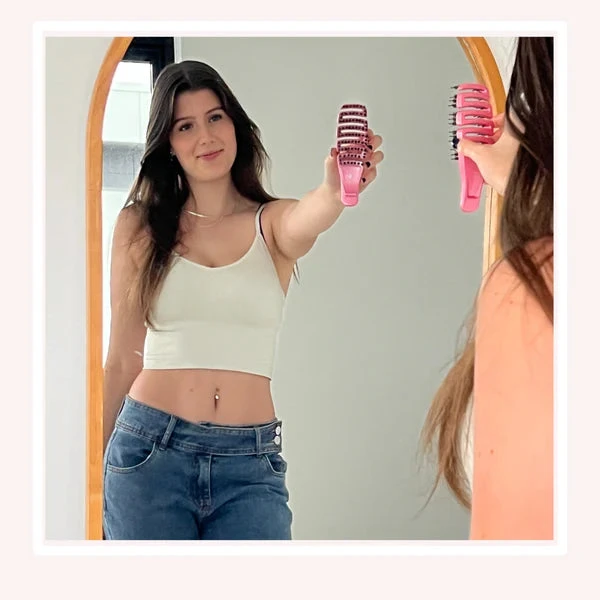 Ugly Swan Scream-Free Detangling Brush Palm Bubblegum Magic 6 Ugly Swan Scream-Free Detangling Brush Palm Bubblegum Magic - Image 4