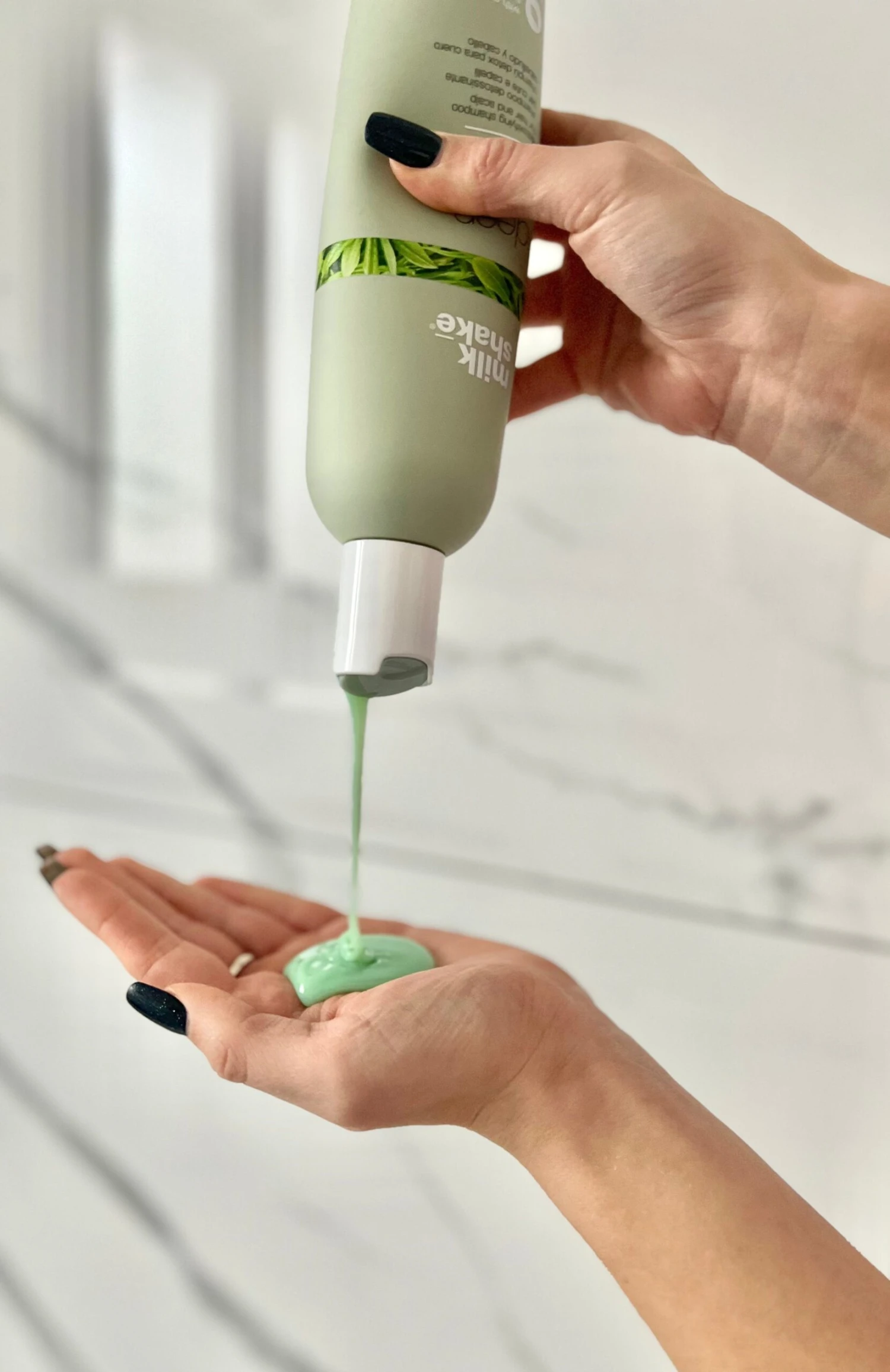 Milk_shake Deep Detox Shampoo 300ml 5 Milk_shake Deep Detox Shampoo 300ml - Image 3