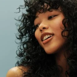 AG Care Re:coil Curl Activator 178ml -Goldwell Shop PDP Model Curl Recoil 179456