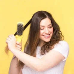 Drybar The Brush Crush Heated Straightening Brush -Goldwell Shop drybar the brush crush heated straightening brush 2